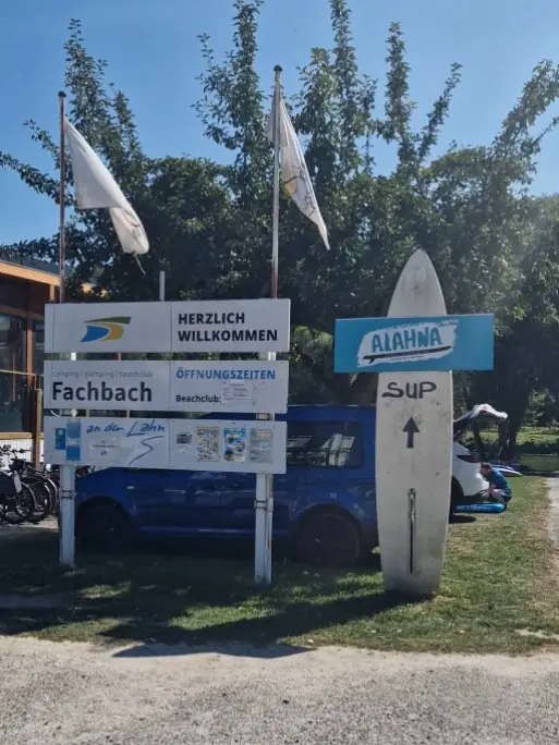 Alahna Stand up Paddling