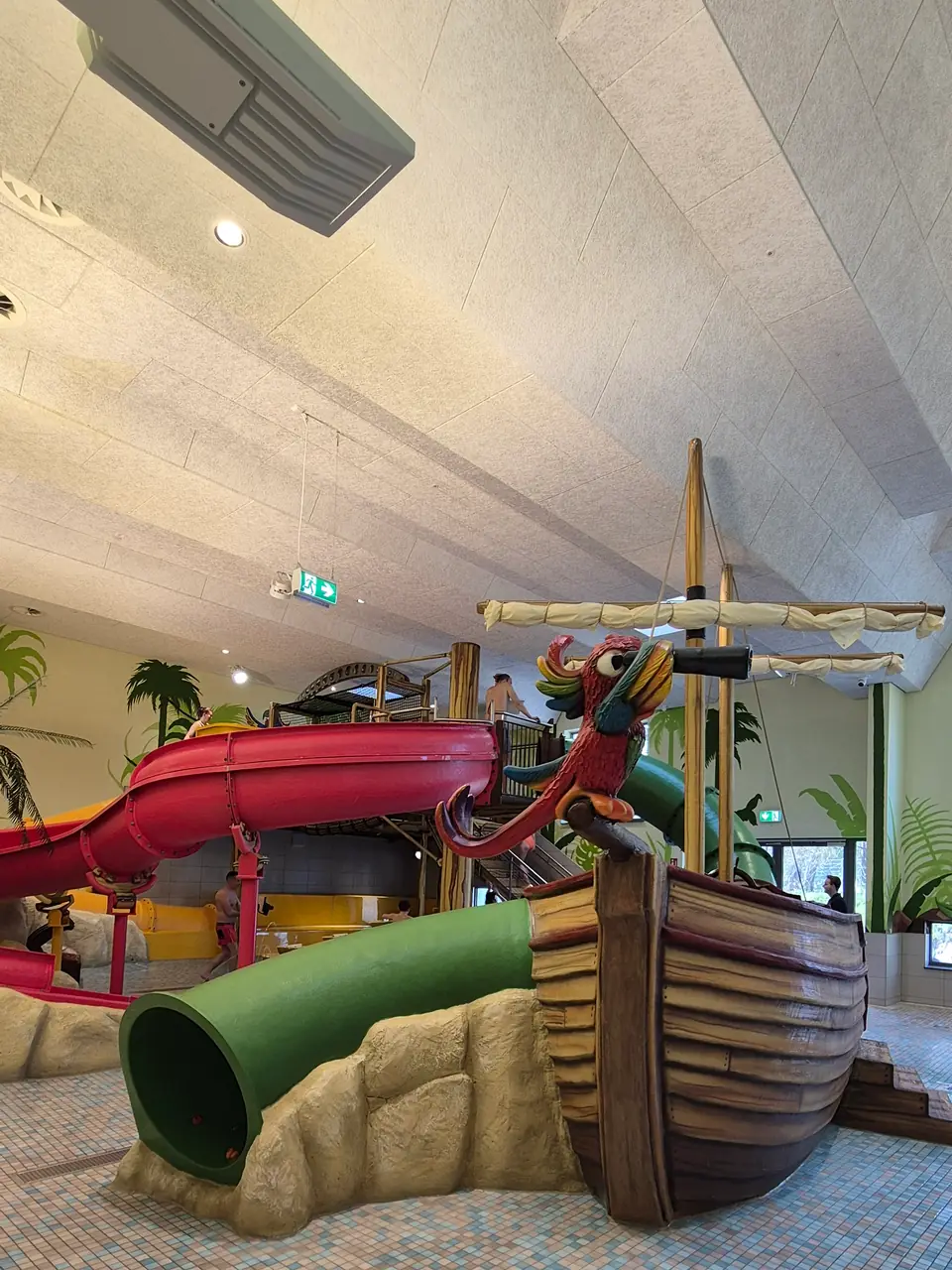 Deichwelle Neuwied, Hallenbad und Abenteuerinsel